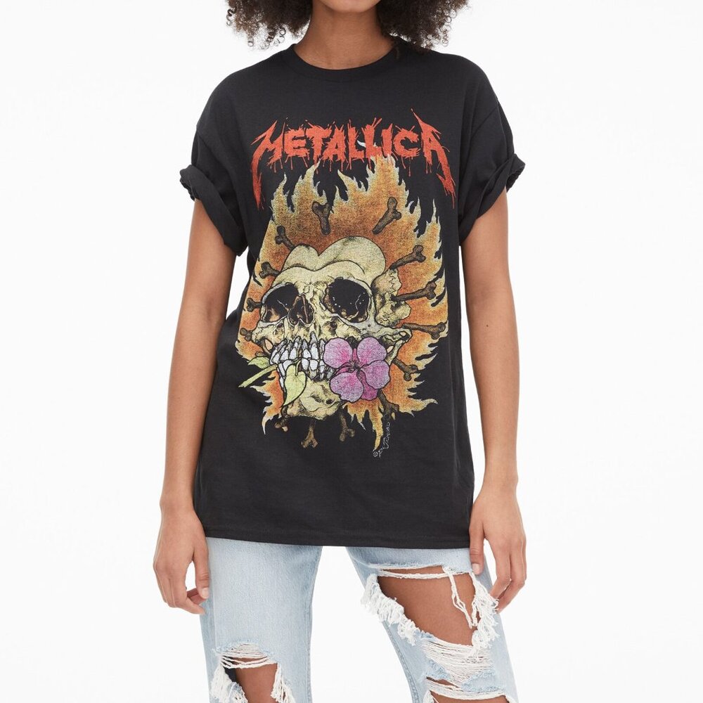 Aeropostale Official Metallica Flaming Skull Boyfriend Graphic Tee New With Tags